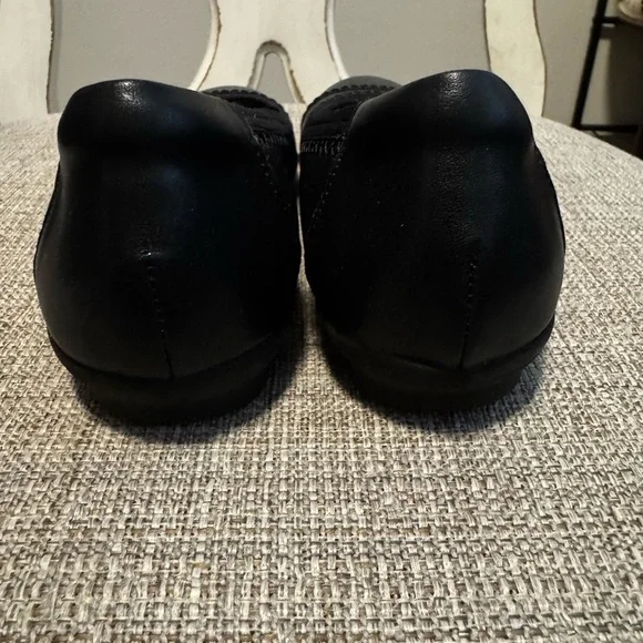 NIB CLARKS Sara Ballet Flat Size 7M - Picture 5 of 7